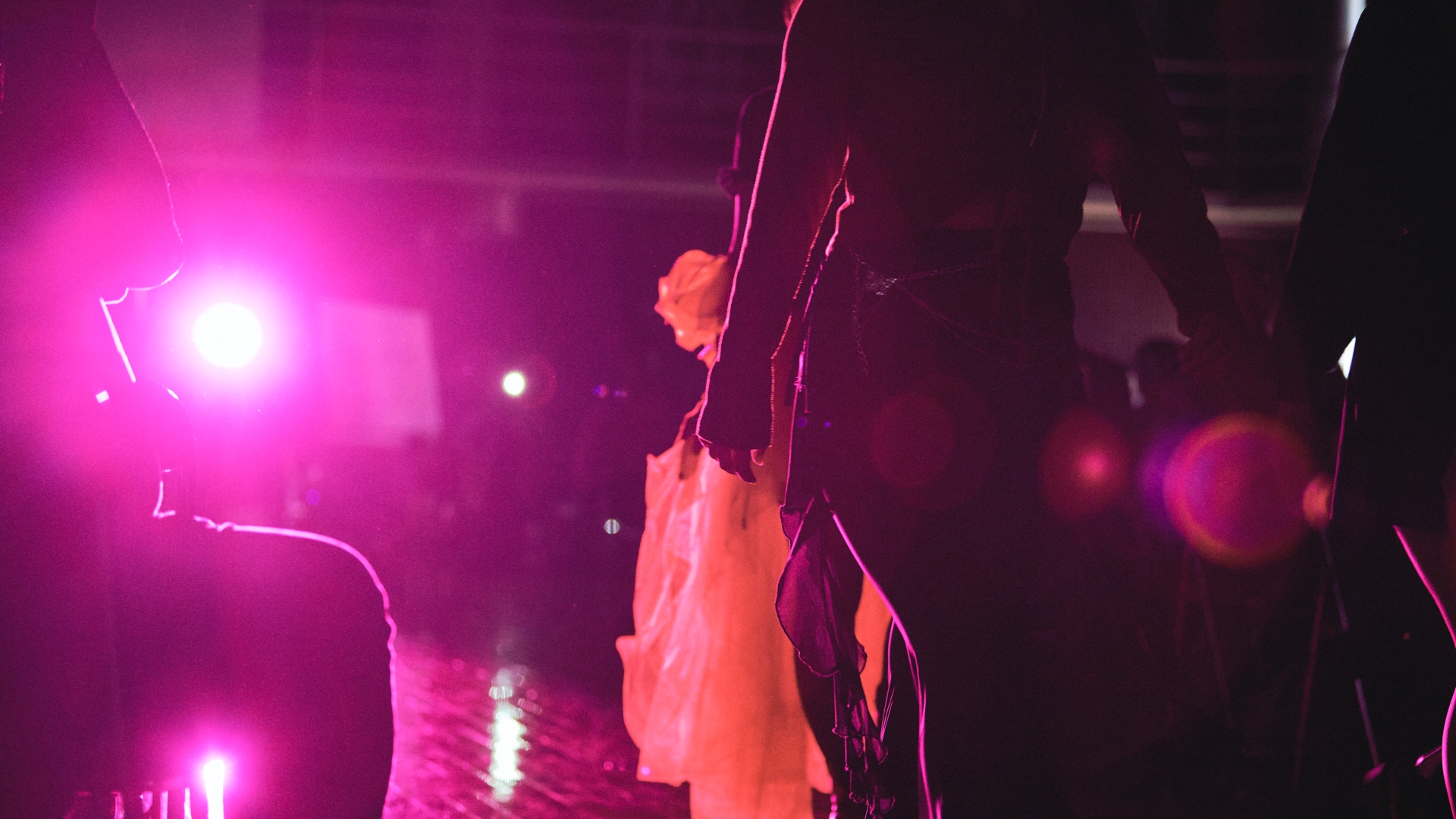 ステージ（夜）